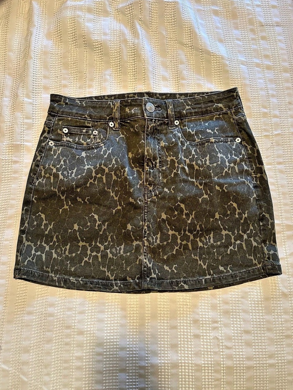 American Eagle Leopard Print Denim Mini Skirt Size 8